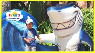 RYAN TOYSREVIEW at Underwater Theme Restaurant [upl. by Castora]