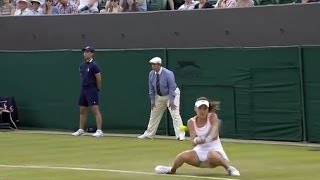 Aga Radwanskas amazing sit down backhand  Wimbledon 2014 [upl. by Sullivan346]