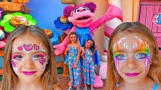 GISELE and CLAUDIA Pretend Play with Playhouse for kids funny video by las ratitas [upl. by Ahsienaj831]