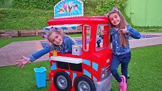 GISELE AND CLAUDIA PRETEND PLAY FOOD TRUCK TOY LAS RATITAS [upl. by Ajet]